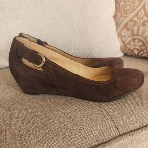 Naturalizer Women's Brown Suede Kitten Wedge Flats Brass Buckle | Size 7.5